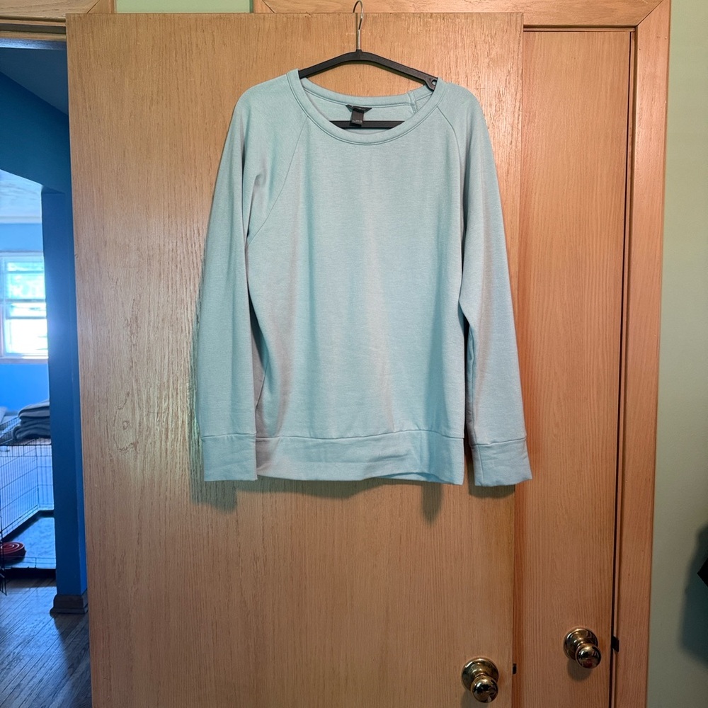 Eddie Bauer Light Blue Crewneck Sweatshirt NWOT